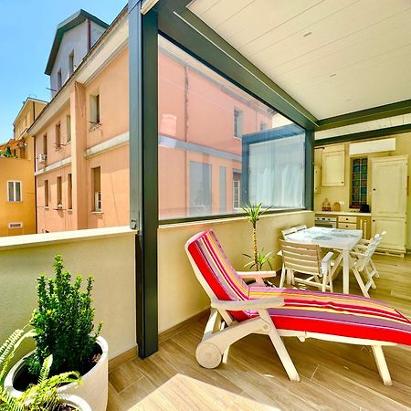 Pescara Centro Silenzioso E Confortevole Con Terrazzo Bioclimatico A 2 Minuti Dal Mare Buitenkant foto
